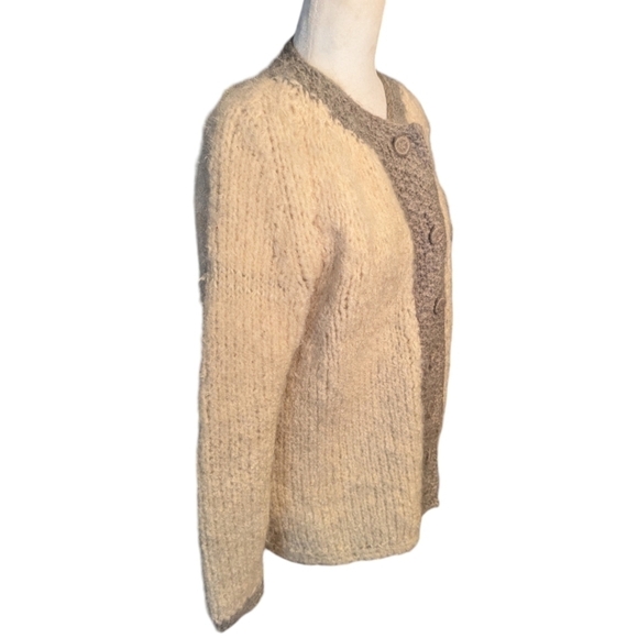 Vtg Hand knit chunky soft wool/ mohair fuzzy warm cardigan sweater cream/gray - Picture 3 of 12